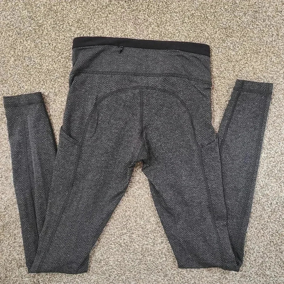 Lululemon Athletica Wunder Under herringbone pattern athleisure leggings - Picture 3 of 3